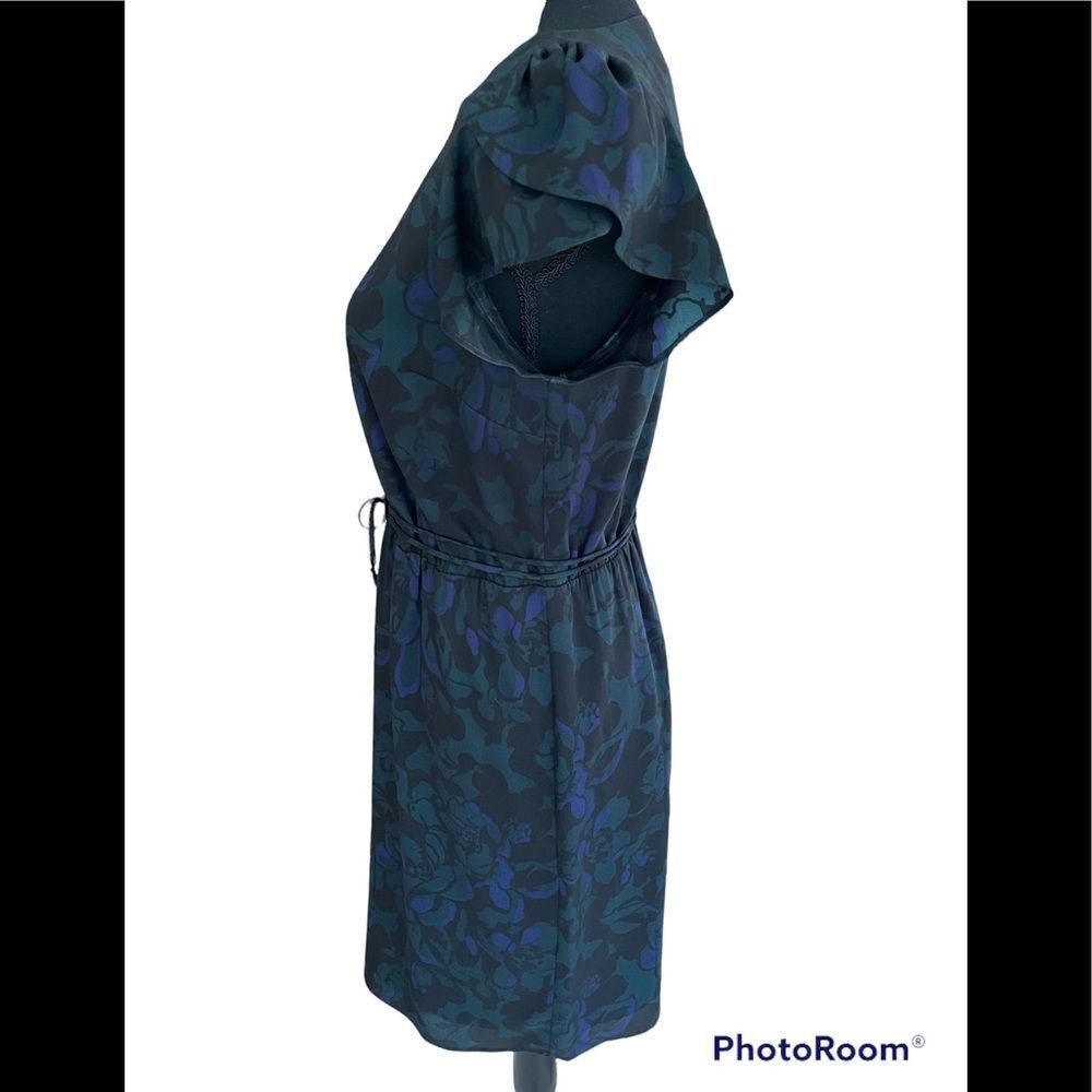 LOFT lined flutter sleeved floral dress, elastic waist with tie, size 4 - Picture 4 of 7